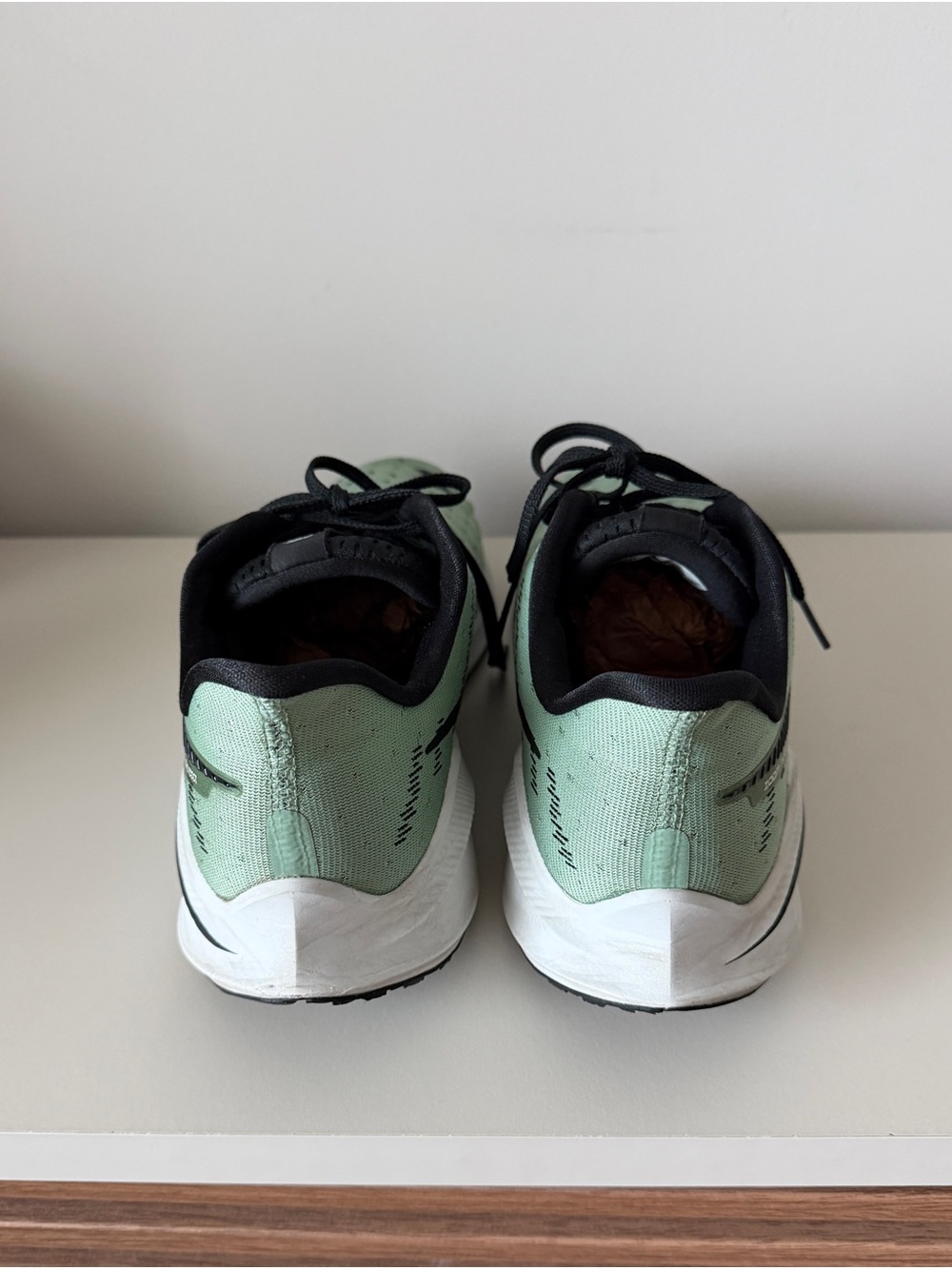 Nike Air Zoom Vomero 14 Men’s Running Sneakers Athletic Shoes - Picture 4 of 7